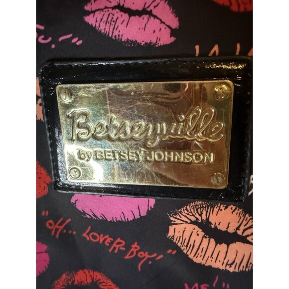 Betsey Johnson Laptop Bag Lips Kisses - Picture 3 of 16